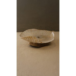 Kumlamalı Pirinç Ayaklı Amorf Cam Tabak - Orta Boy